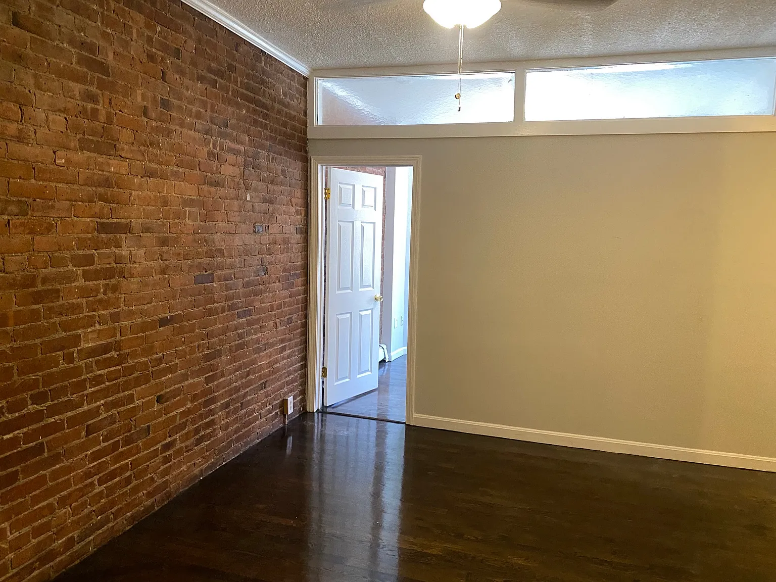 2 bed, 1.5 bath, 9999 sqft, $4,000 — Photo 2