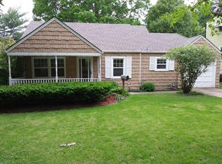 8816 Ivanhoe Trl, Kansas City, MO 64131