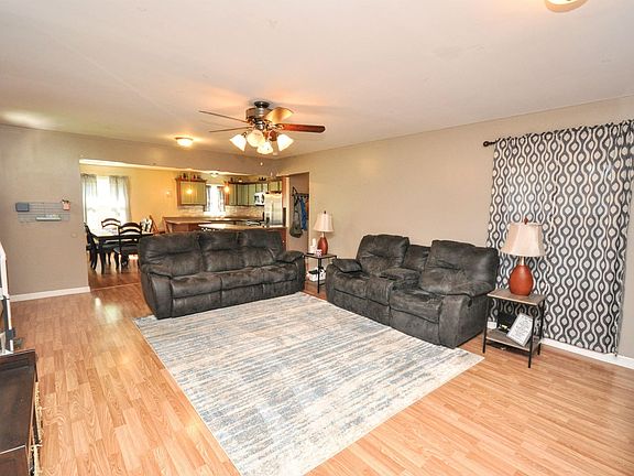 2nd image of 601 Hillside Dr