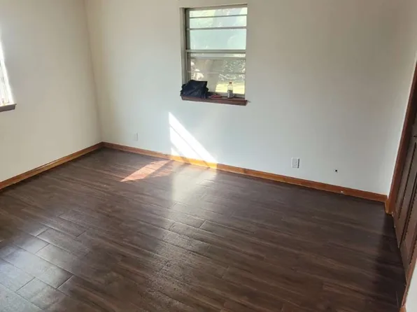 2018 2nd St, Woodward, OK 73801