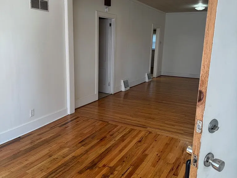 4248 Vine St — Photo 3