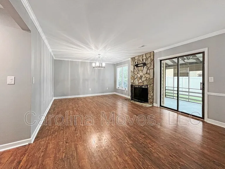 419 Sparrow Hawk Ct — Photo 6