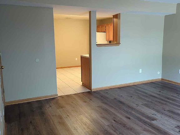 3rd image of 408 Ming St #D