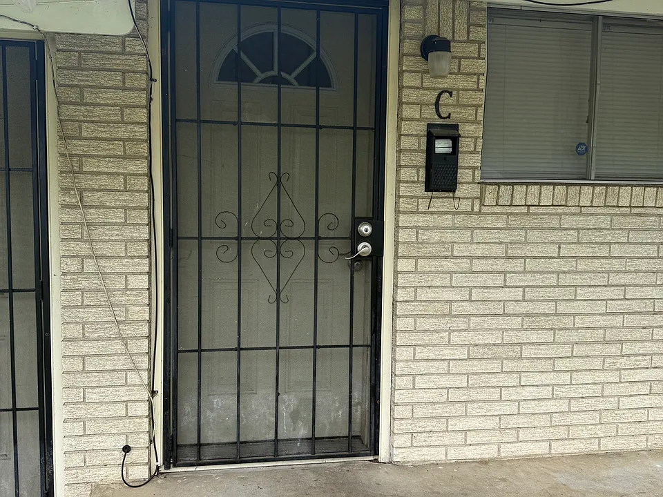 400 W Church Ave #C