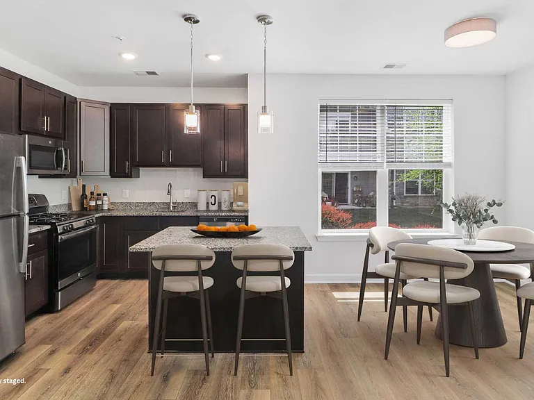 Avanti Luxury Apartments — Photo 4