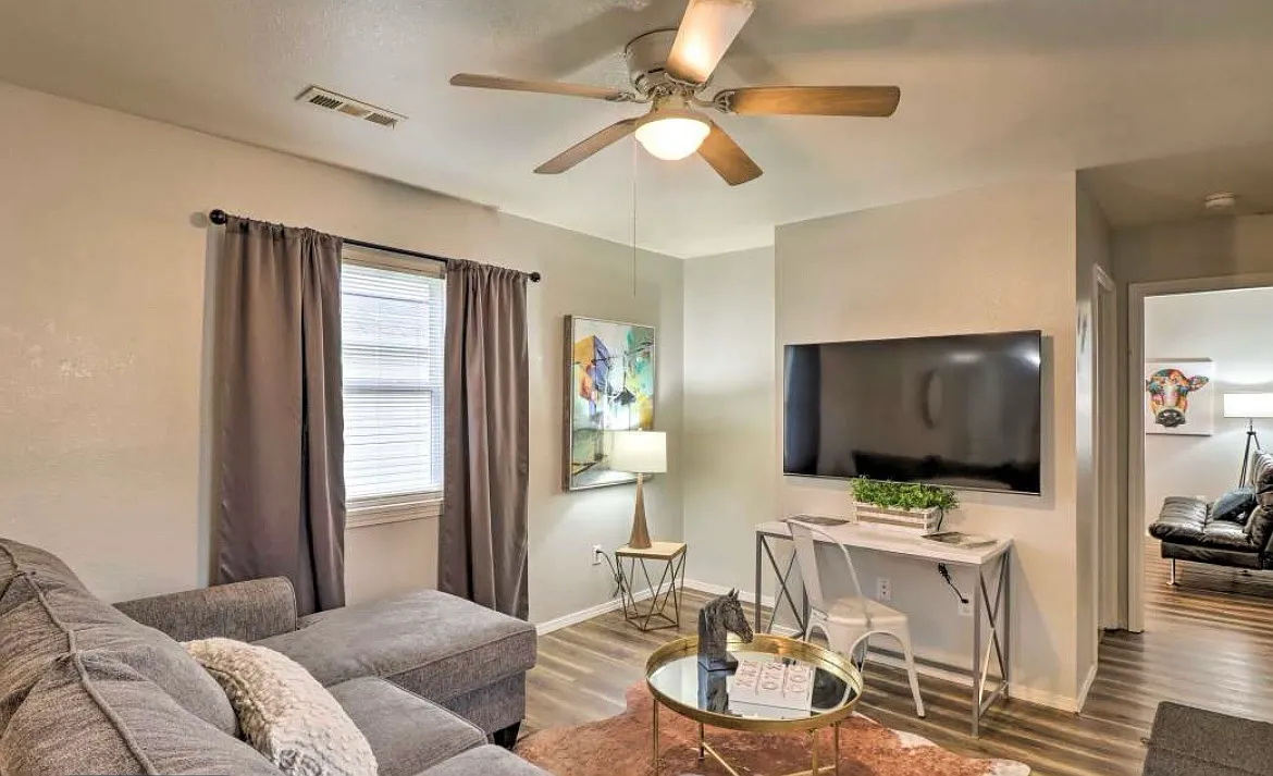 2 bed, 1.5 bath, 893 sqft, $1,850 — Photo 1