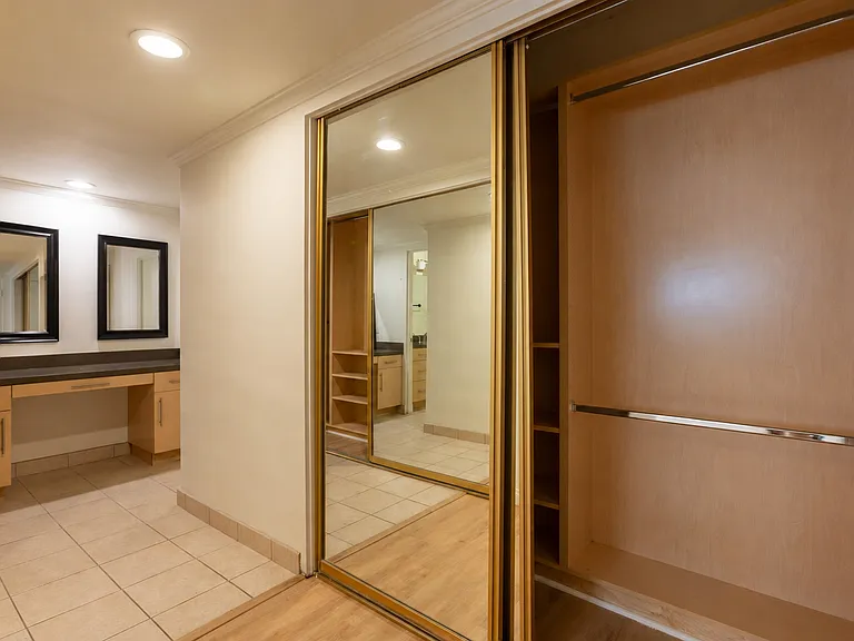 1539 N Laurel Ave #103 — Photo 27
