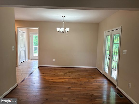 3rd image of 2831 Reckord Rd