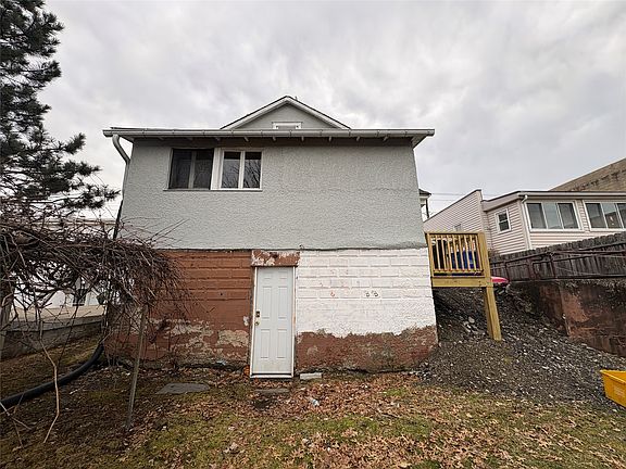 2nd image of 412 Oak Hill Ave