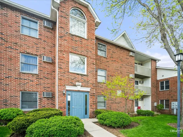 1352 Cunat Ct APT 3C, Lake In The Hills, IL 60156