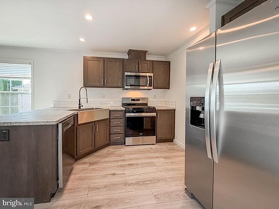 3rd image of 6304 Fuller Dr