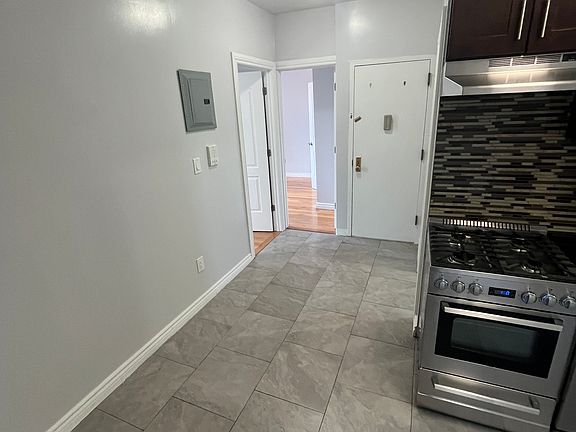 4th image of 204 Utica Ave #1L