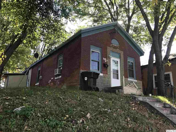 712 N 4th St, Quincy, IL 62301