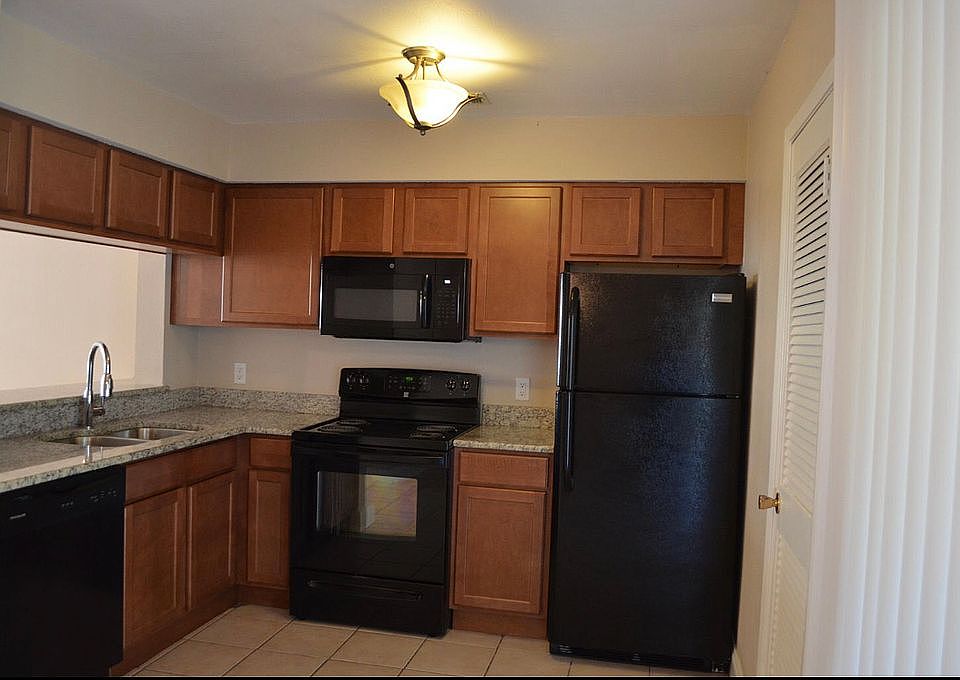 2nd image of 696 Tyner St Unit 39