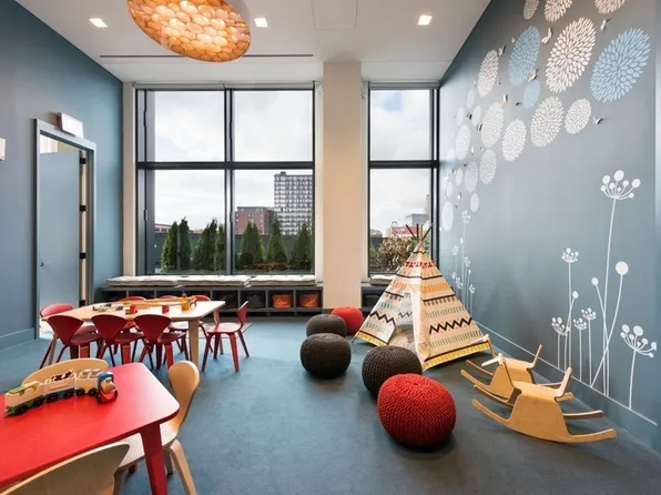 550 Vanderbilt Avenue image 7 of 9