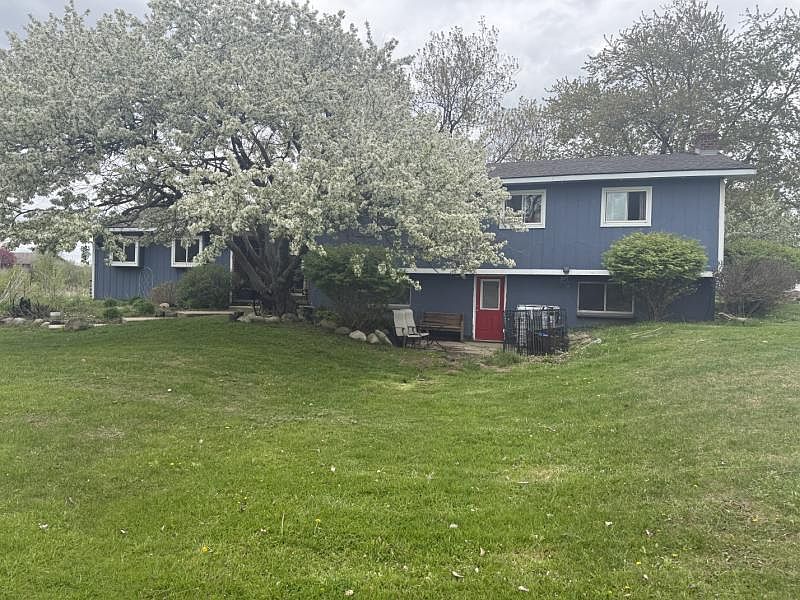 1st image of 3111 Howland Rd