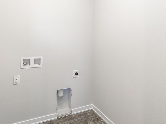 3rd image of 15147 Bellflower Ln