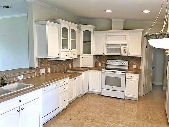 2nd image of 9428 Country Club Ln #1-031