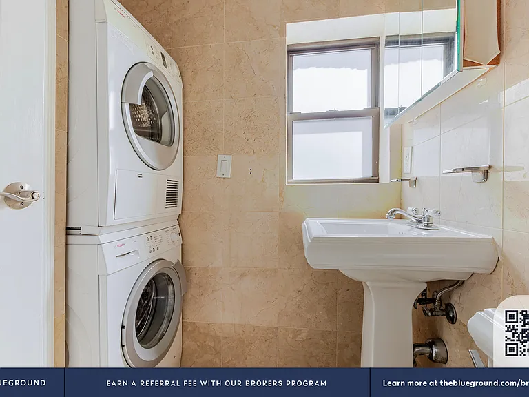 118 Christopher St #16 — Photo 14