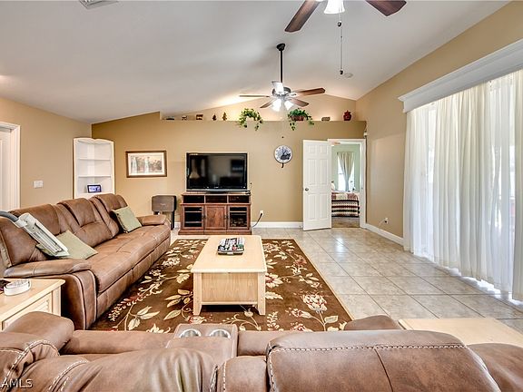 5th image of 4209 SW 17th Ave