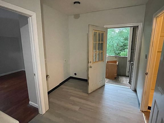2nd image of 502 Wilson St Unit 3