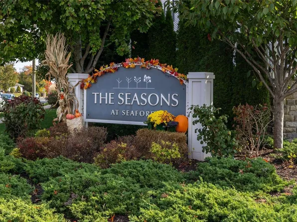 69 Spring Drive #69, Seaford, NY 11783