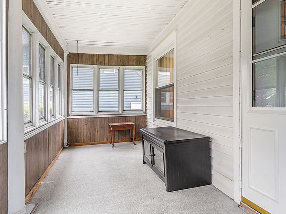 2nd image of 105 Gaylord St