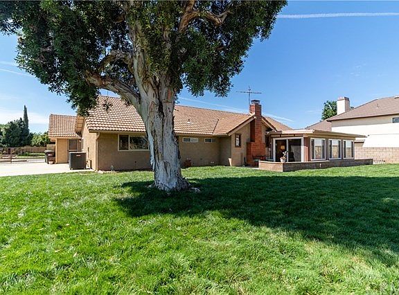 5th image of 27950 Kalmia Ave