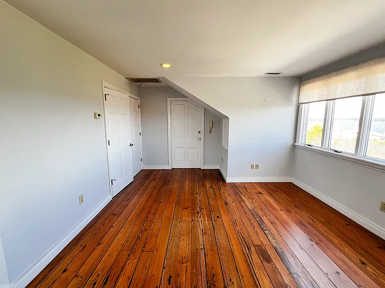 220 E Front St #D — Photo 7