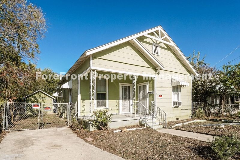 1st image of 115 E Lambert St