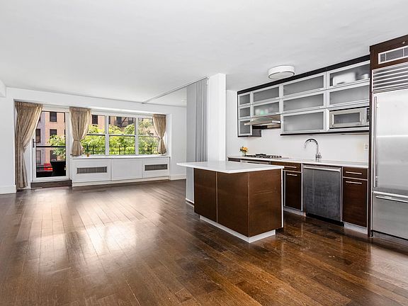 2nd image of 300 E 71st St APT 3L