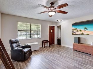 6107 Hickory Dr, Fort Pierce, FL 34982
