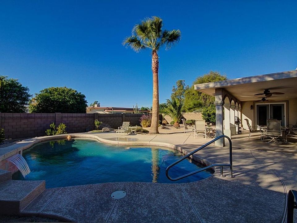1st image of 11017 W Palmeras Dr