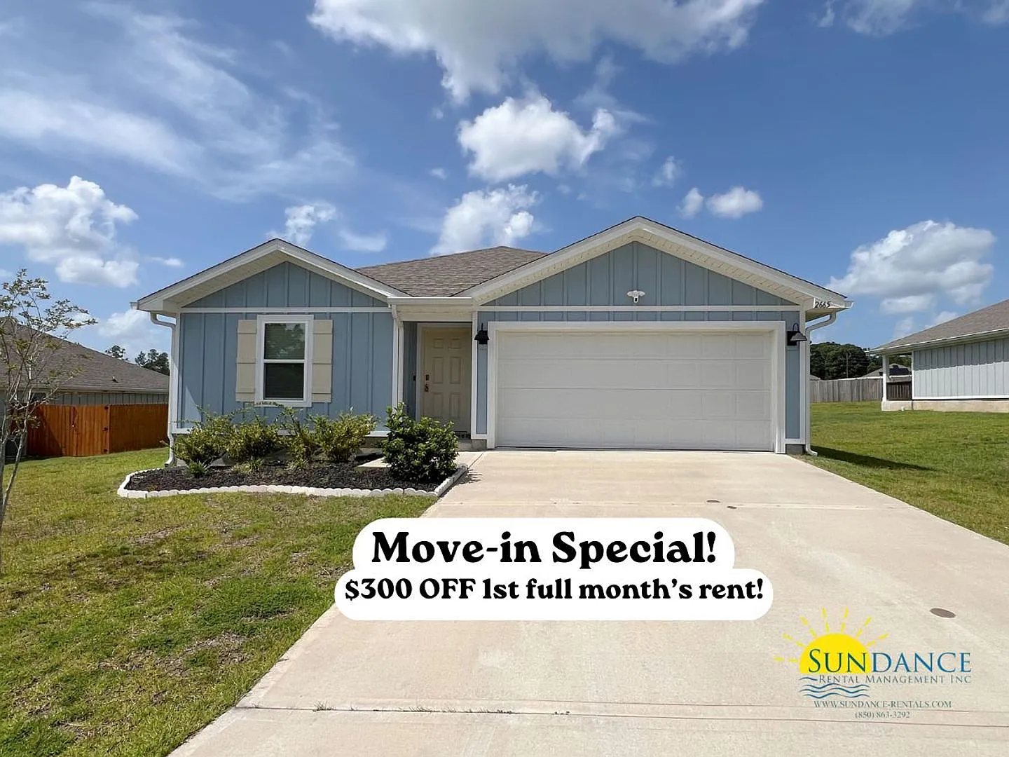 Spacious 4-Bedroom Home in Silver Lake Village, Crestview! — Photo 1