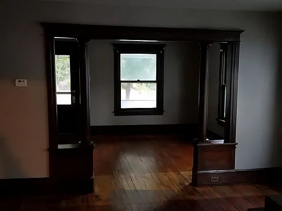 5th image of 2525 W 4th St