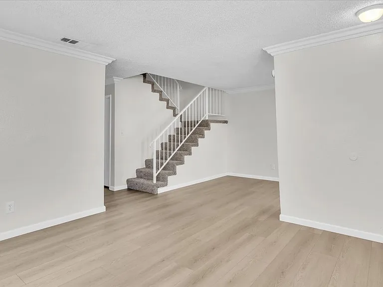 8922 I Ave #2 — Photo 6