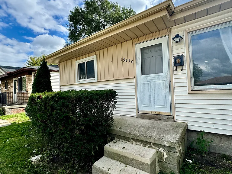13470 Charlotte Ave — Photo 3