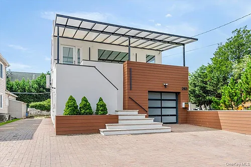 2105 Bay Blvd Photo 1