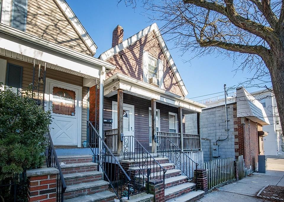 2nd image of 102 Trenton St