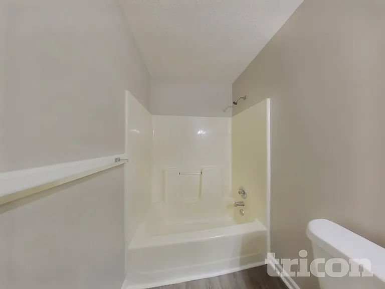 649 Stratford Dr — Photo 16