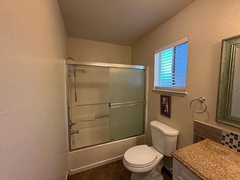 2054 Hyannis Cir — Photo 16