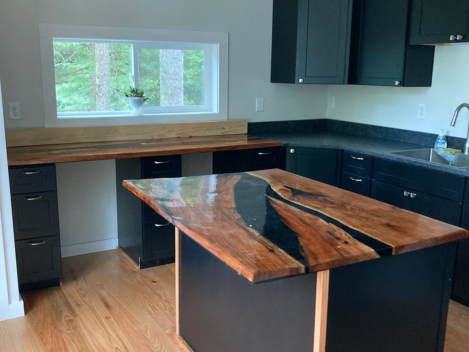2 bed, 900 sqft, $1,800 — Photo 3