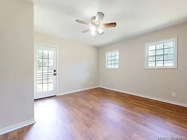 9200 Walnut St — Photo 16