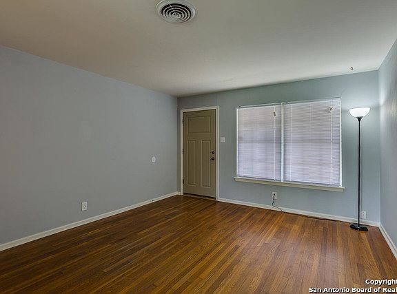 5th image of 4943 Bernadine Dr