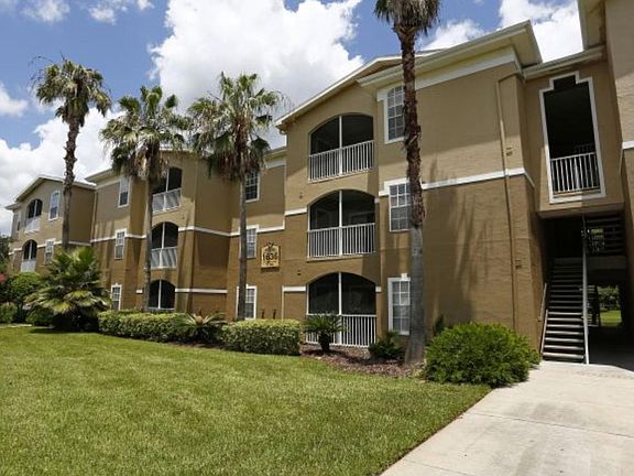 2nd image of 1604 Oviedo Grove Cir APT 10