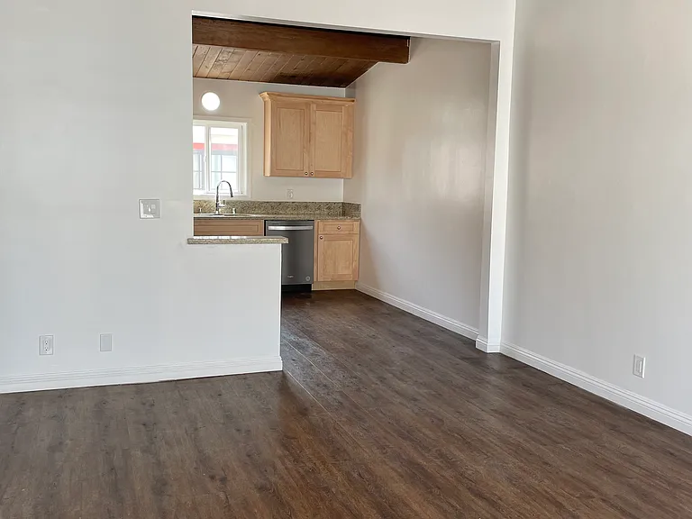 2215 Mathews Ave #4 — Photo 3