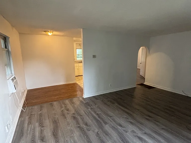 1738 N Poplar Ave — Photo 6