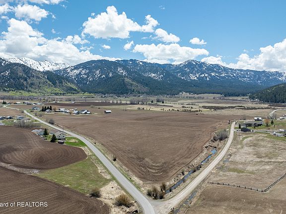 5th image of 9.57 Willow Creek Ln