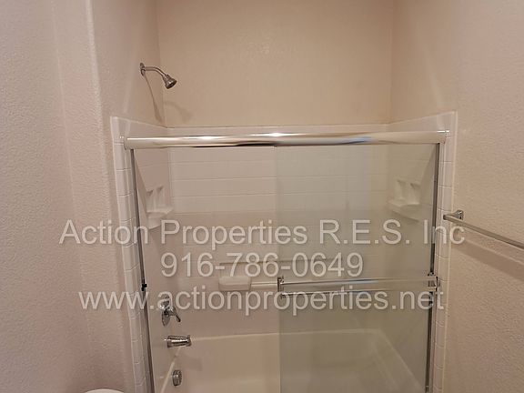 5th image of 2136 Malibu Pl