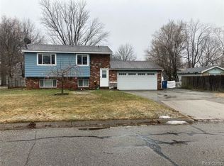 414 E Seminole St W, Holly, MI